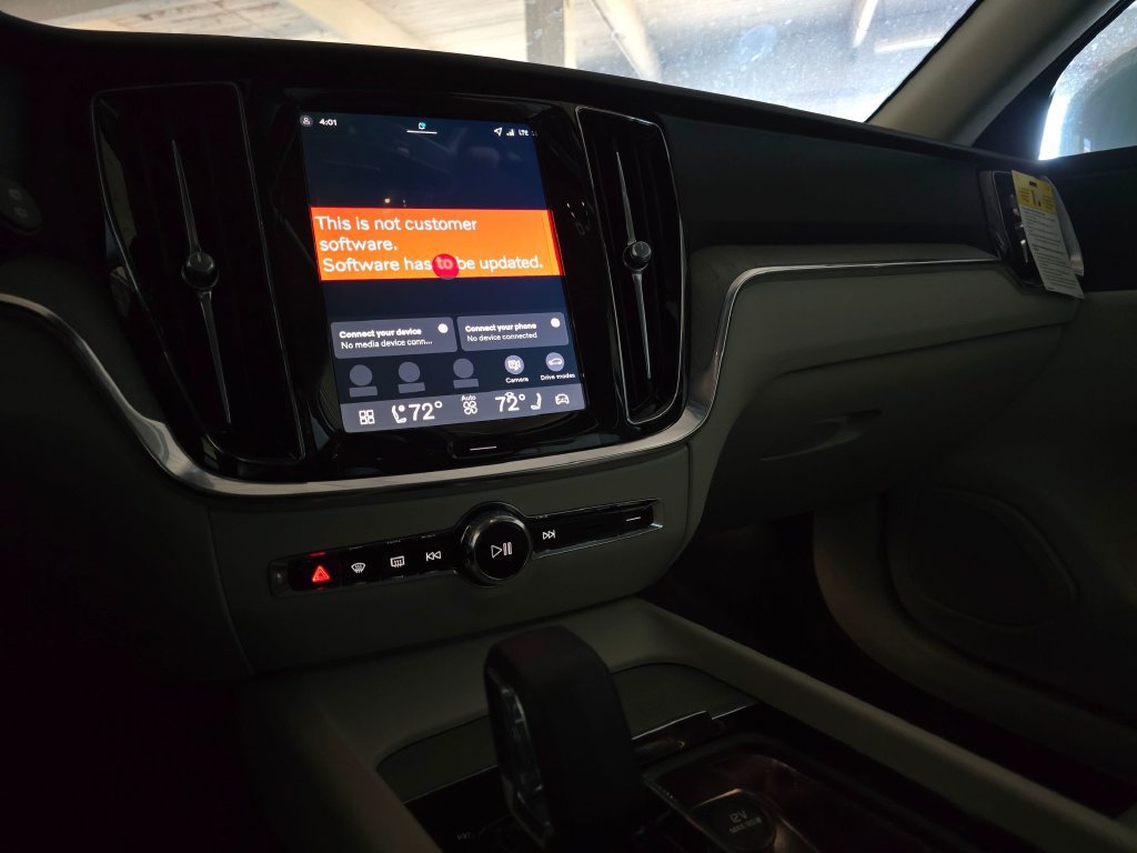 New 2026 Volvo V60 B5 Cross Country Plus AWD/4WD image 32