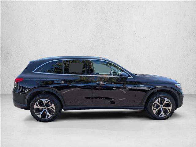 Used 2025 Mercedes-Benz GLC 350e 4MATIC image 4