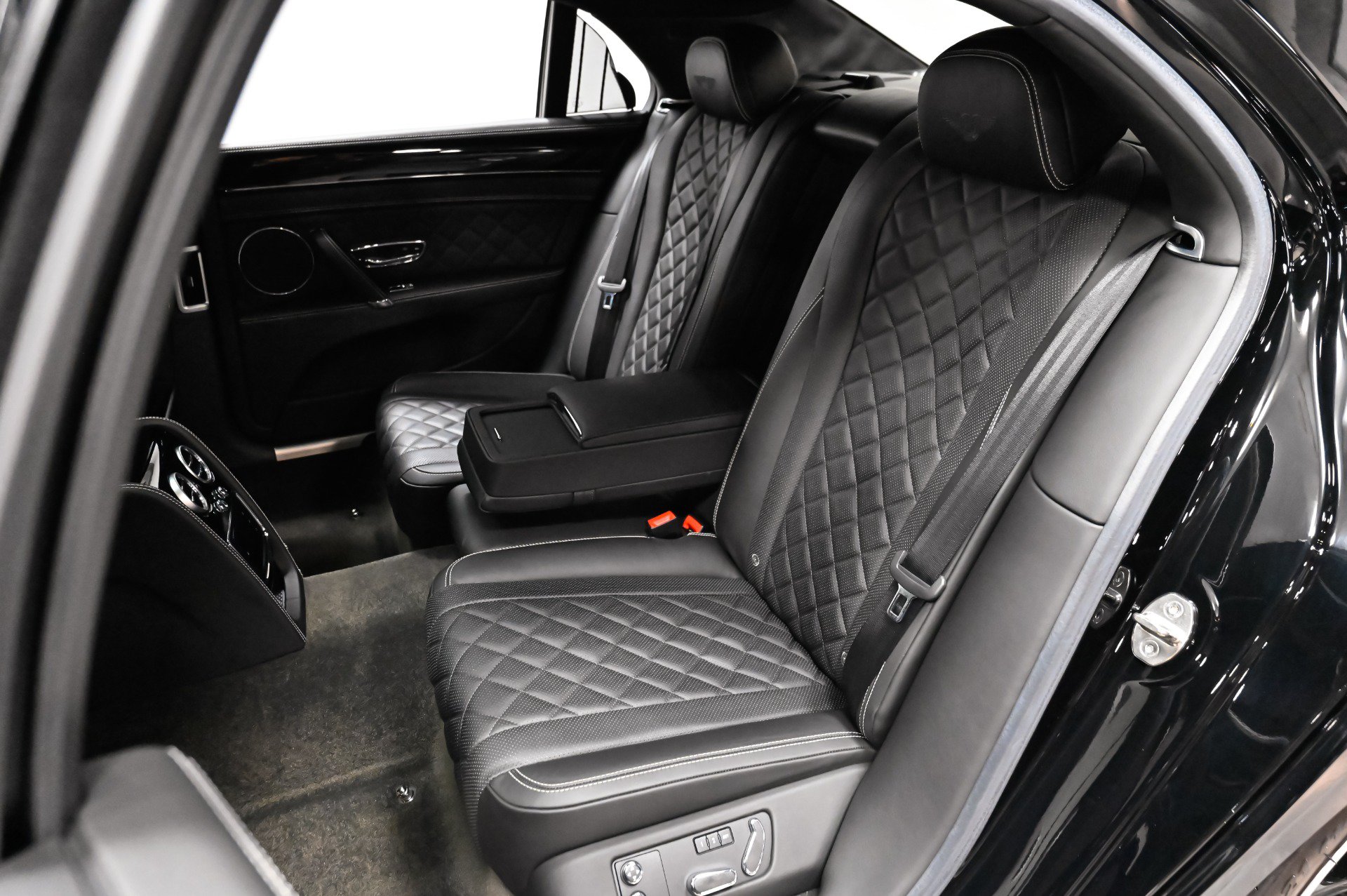 Used 2017 Bentley Flying Spur S V8 AWD/4WD image 38