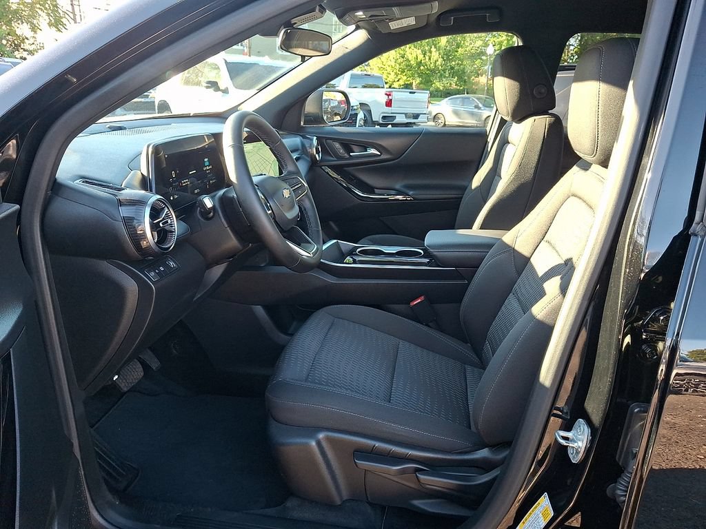 Used 2025 Chevrolet Equinox LT FWD image 13