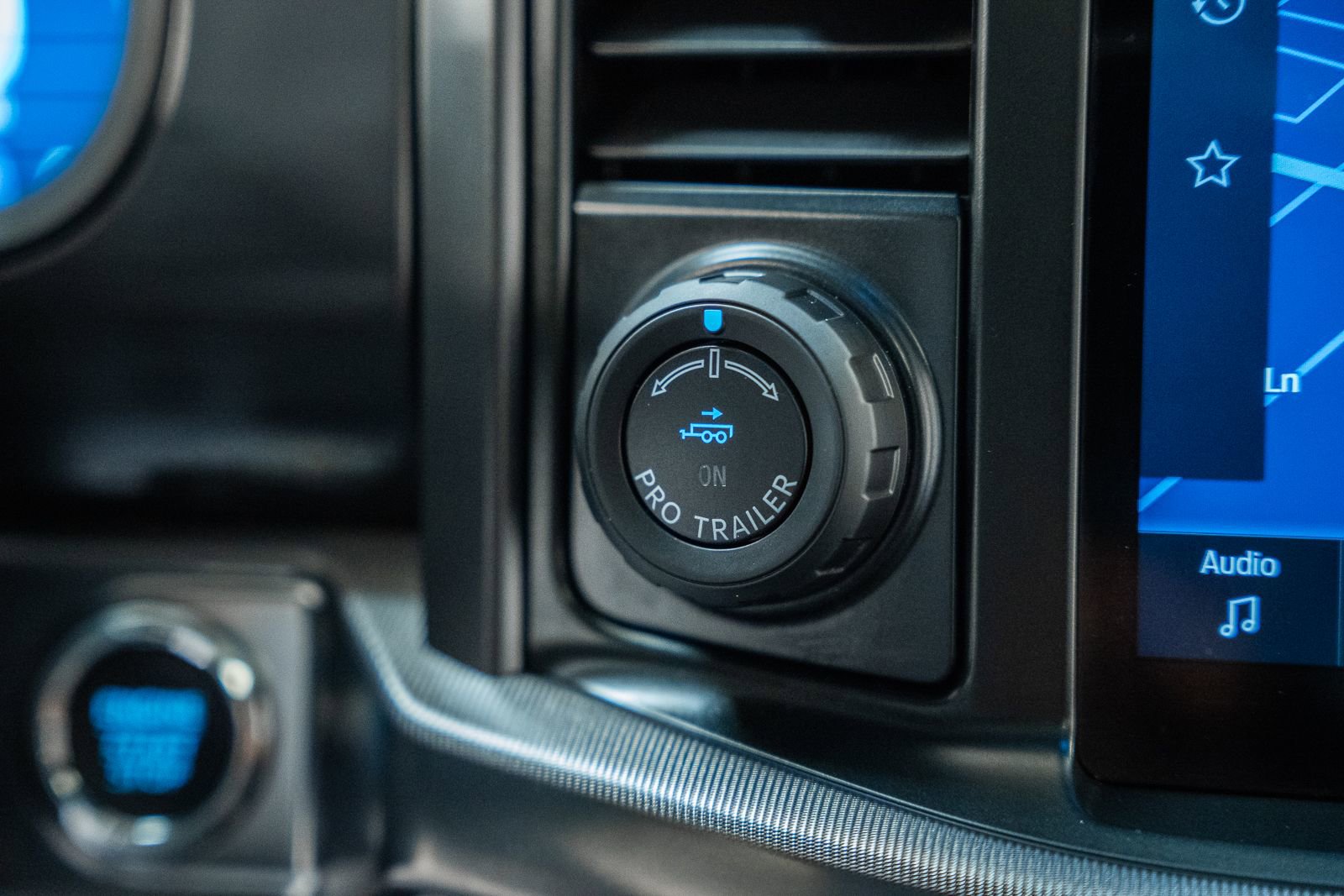 Certified 2024 Ford F150 Lariat AWD/4WD image 32