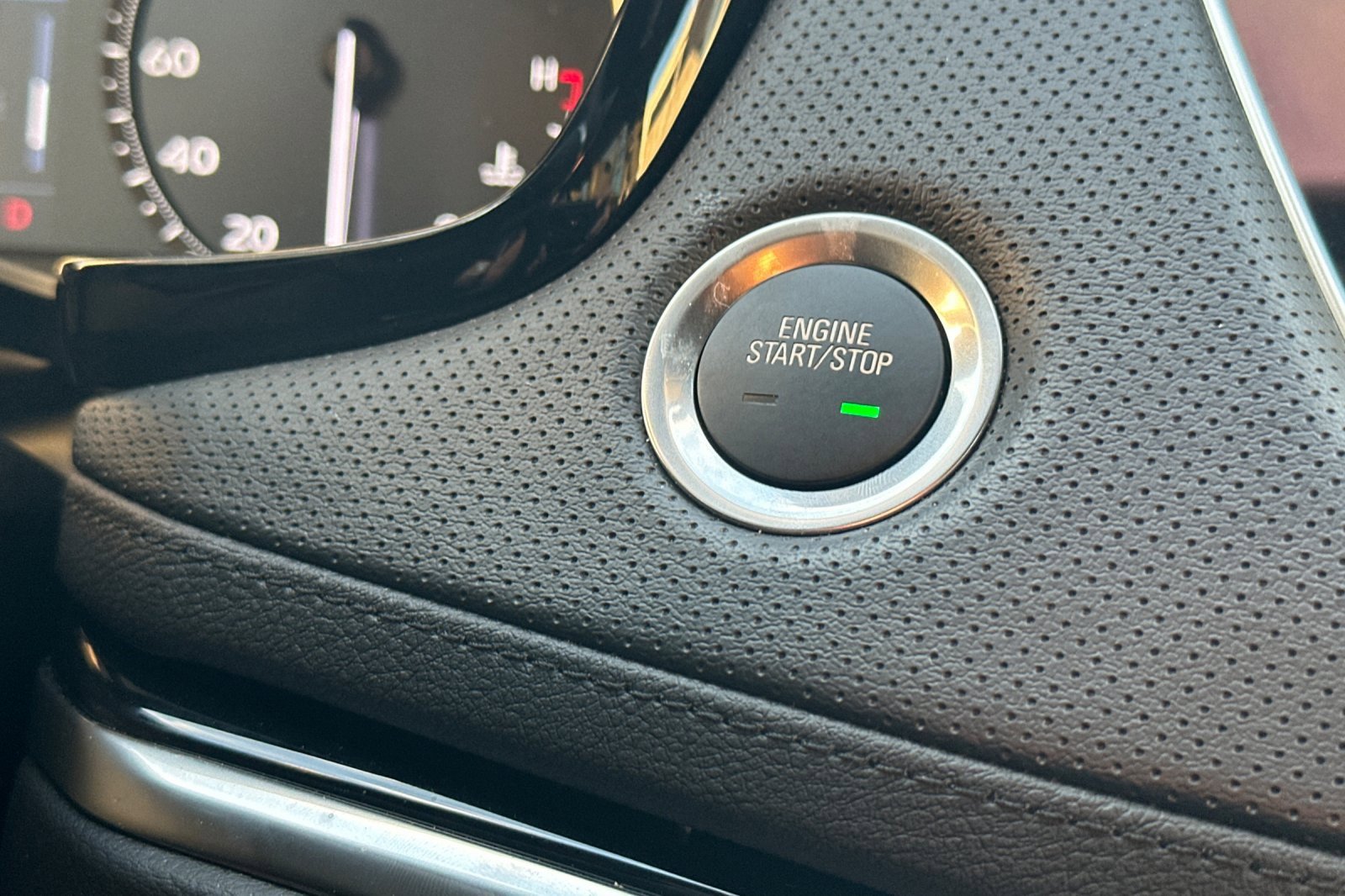 Used 2025 Cadillac XT6 Luxury image 31