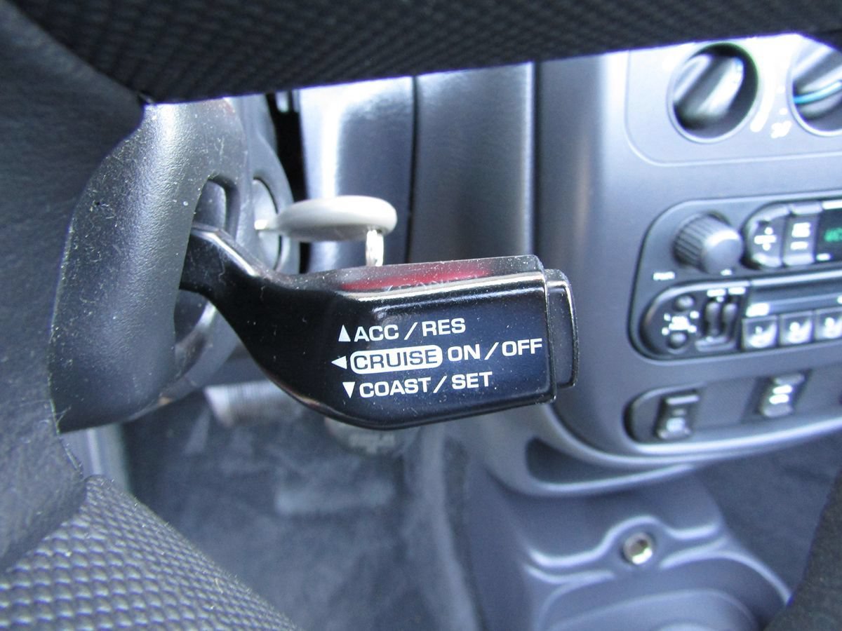 Used 2005 Chrysler PT Cruiser Touring FWD image 11
