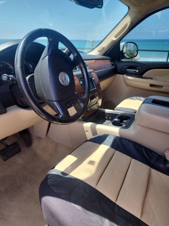 Used 2007 Chevrolet Tahoe LT w/ LT Preferred Equipment Group AWD/4WD image 9