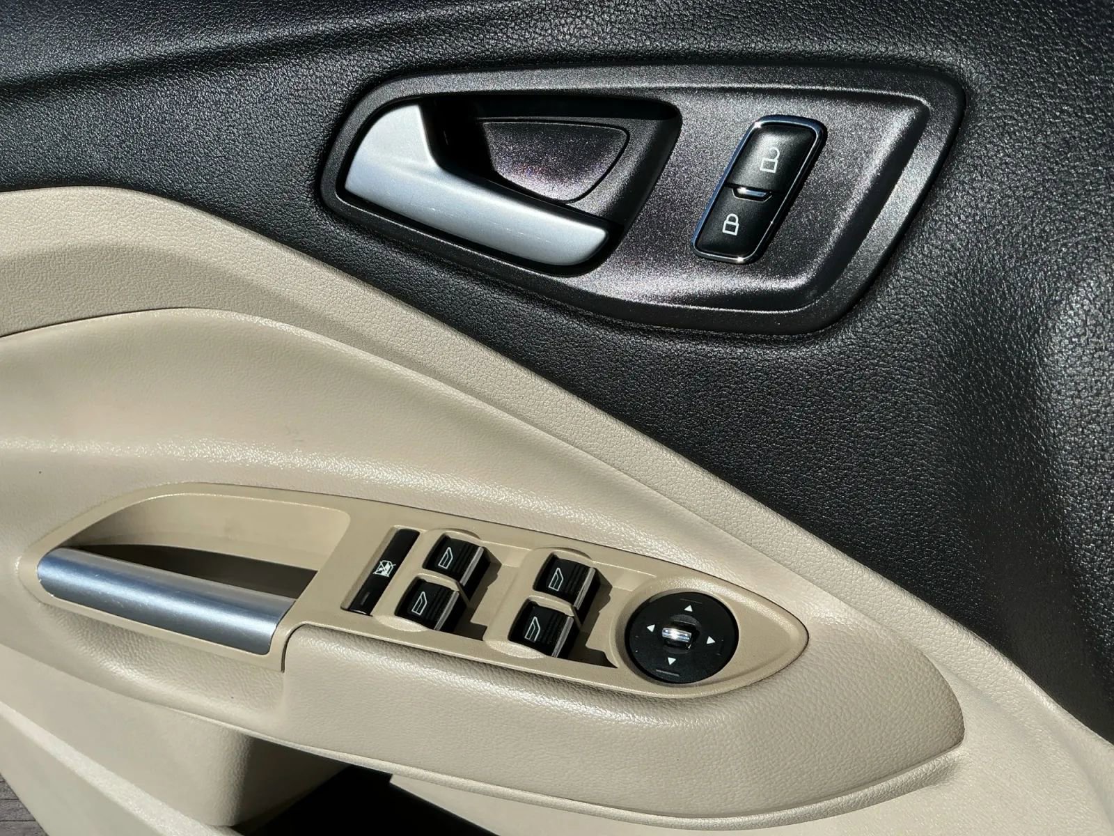 Used 2013 Ford C-MAX Energi SEL image 12