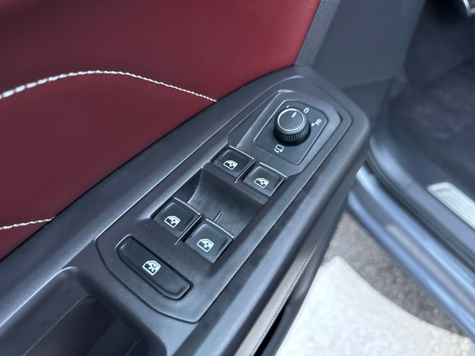 Certified 2023 Volkswagen Atlas Cross Sport SEL Premium R-Line image 12