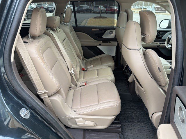 Used 2022 Lincoln Aviator Reserve w/ Equipment Group 201A image 26