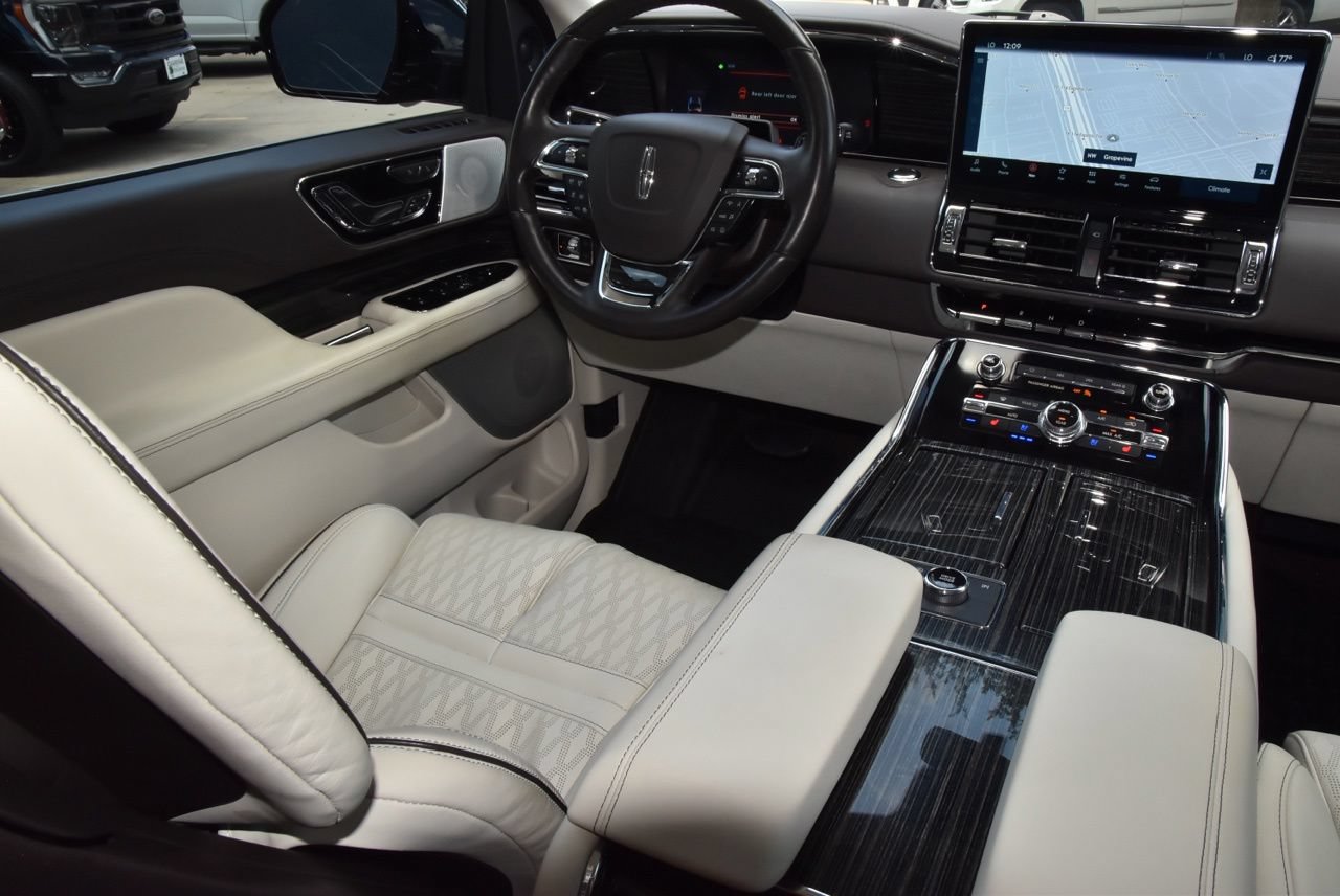 Used 2024 Lincoln Navigator Black Label AWD/4WD image 16