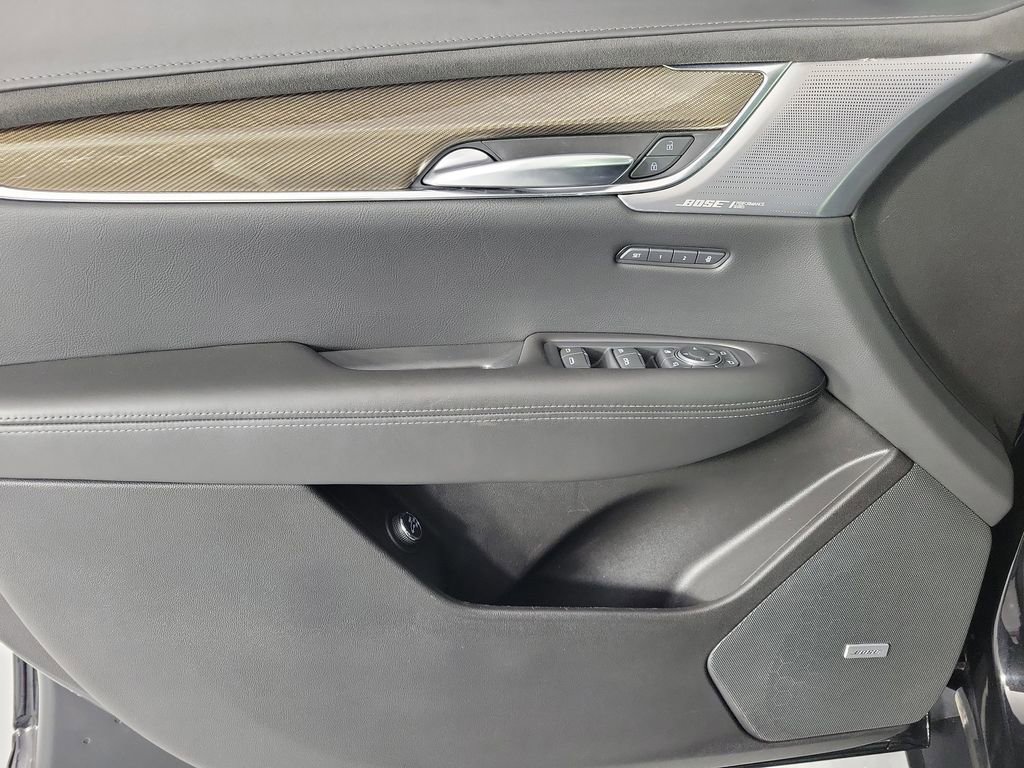 Certified 2023 Cadillac XT5 Sportv w/ Platinum Package AWD/4WD image 18