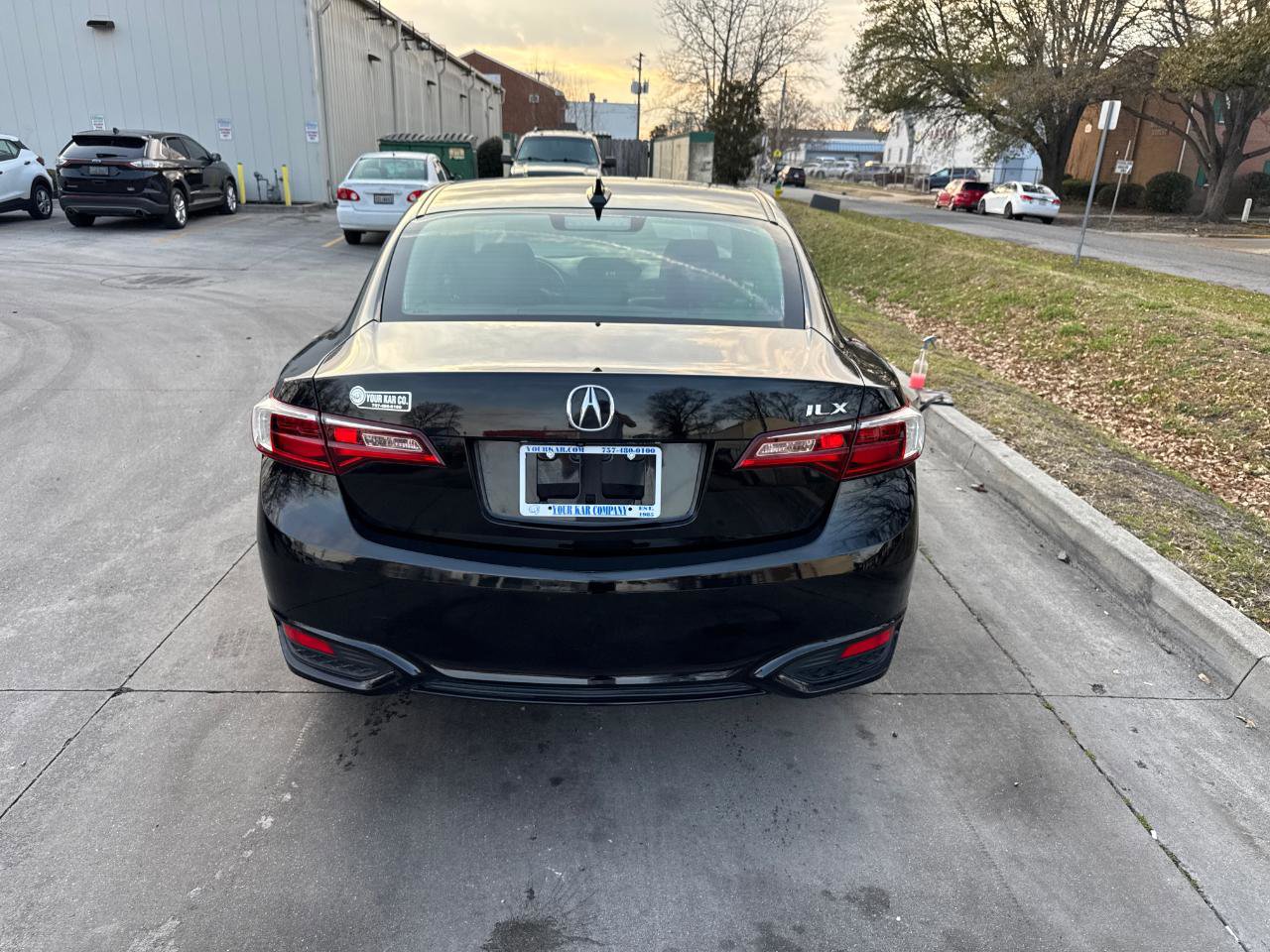 Used 2018 Acura ILX w/ Premium Package FWD image 10