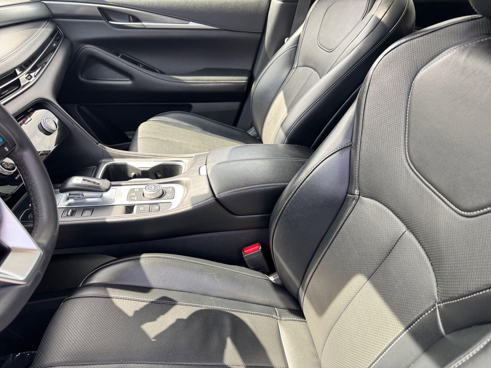 Used 2023 INFINITI QX60 Luxe AWD/4WD image 12
