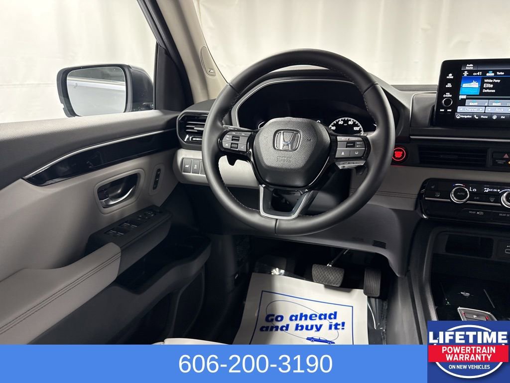 New 2025 Honda Pilot Touring image 29