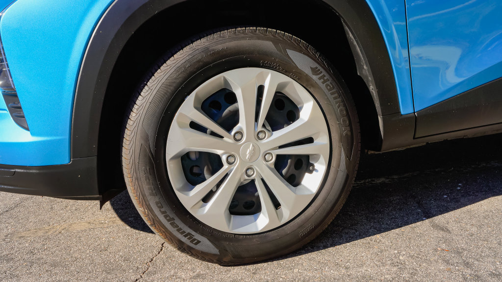 Used 2025 Chevrolet Trax LS FWD image 10
