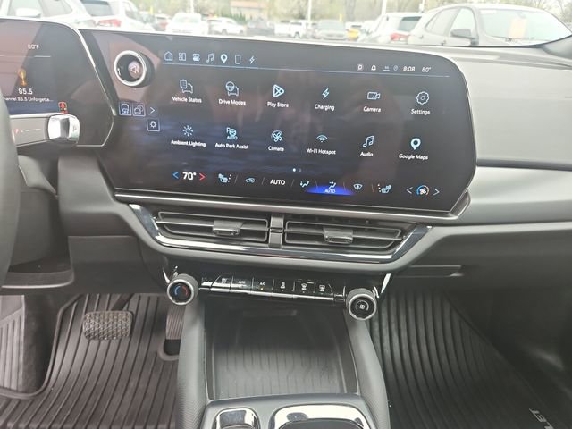 Used 2024 Chevrolet Equinox EV RS FWD image 18