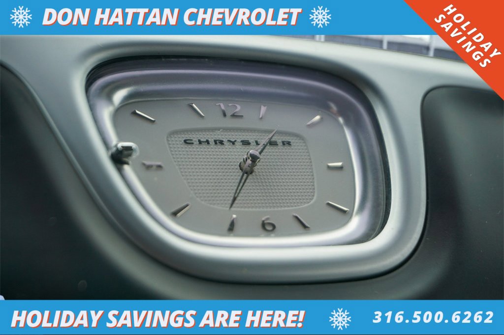 Used 2023 Chrysler 300 Touring w/ Sport Appearance Package image 13