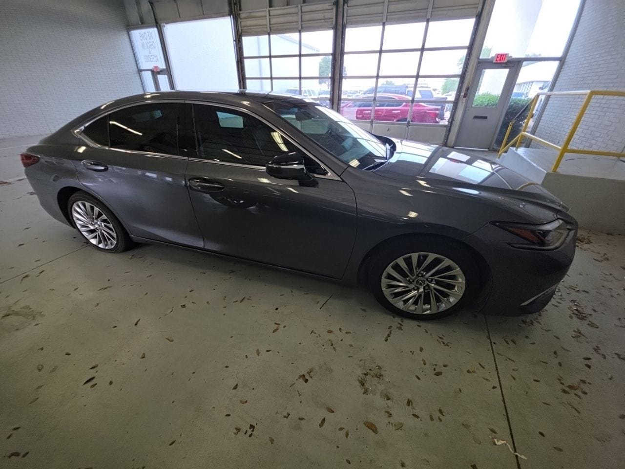 Used 2019 Lexus ES 350 Ultra Luxury w/ Accessory Package 2 FWD image 4