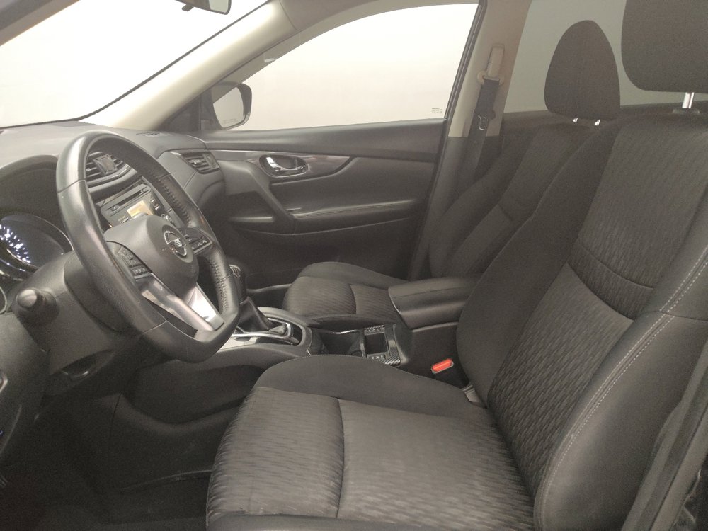 Used 2017 Nissan Rogue SV image 17