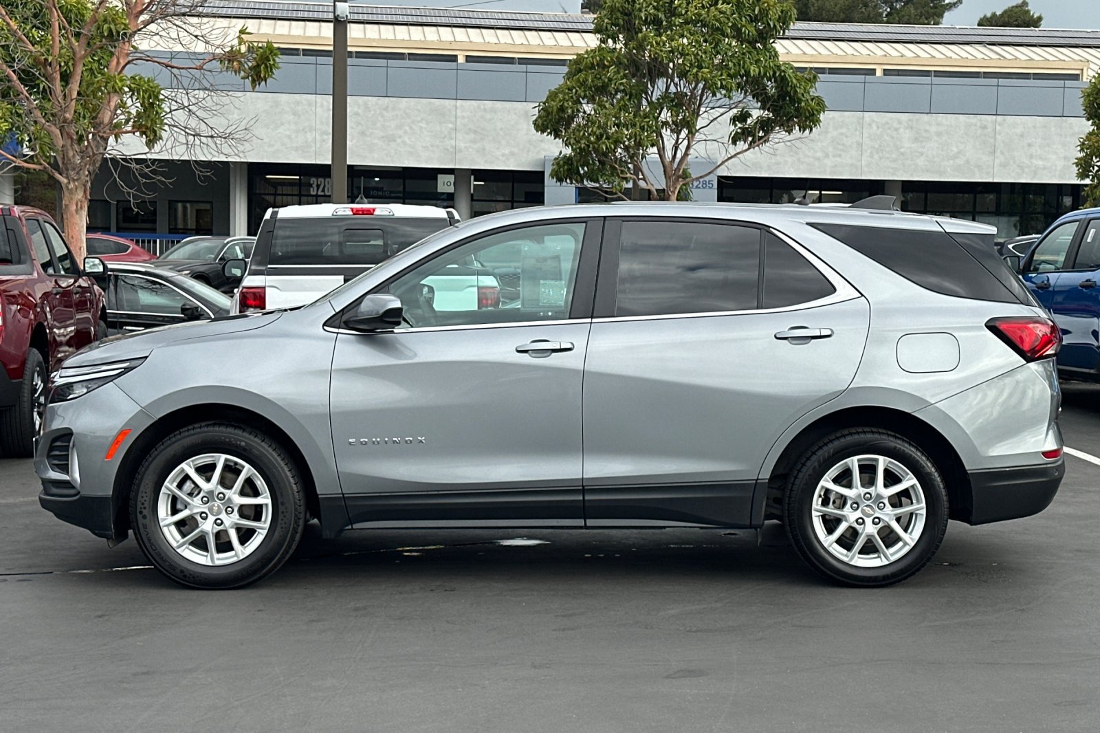 Used 2024 Chevrolet Equinox LT FWD image 8