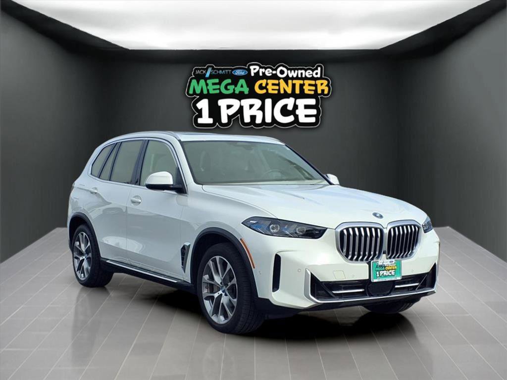 Used 2024 BMW X5 xDrive50e image 28
