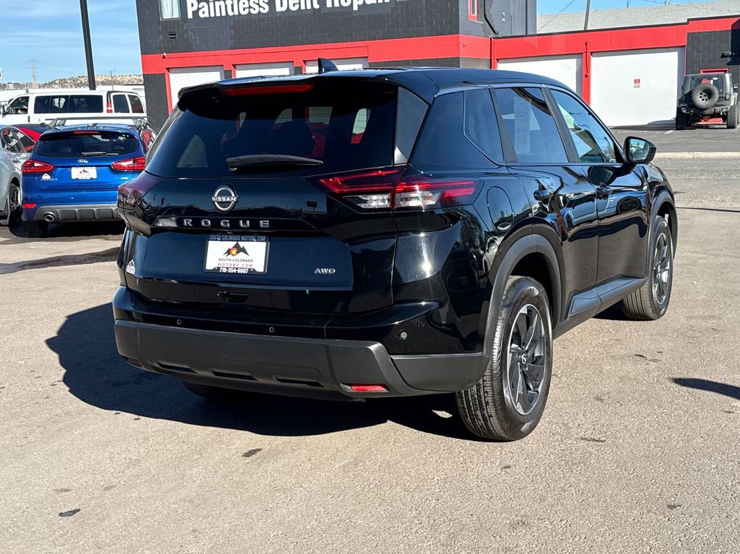 Used 2025 Nissan Rogue SV image 7