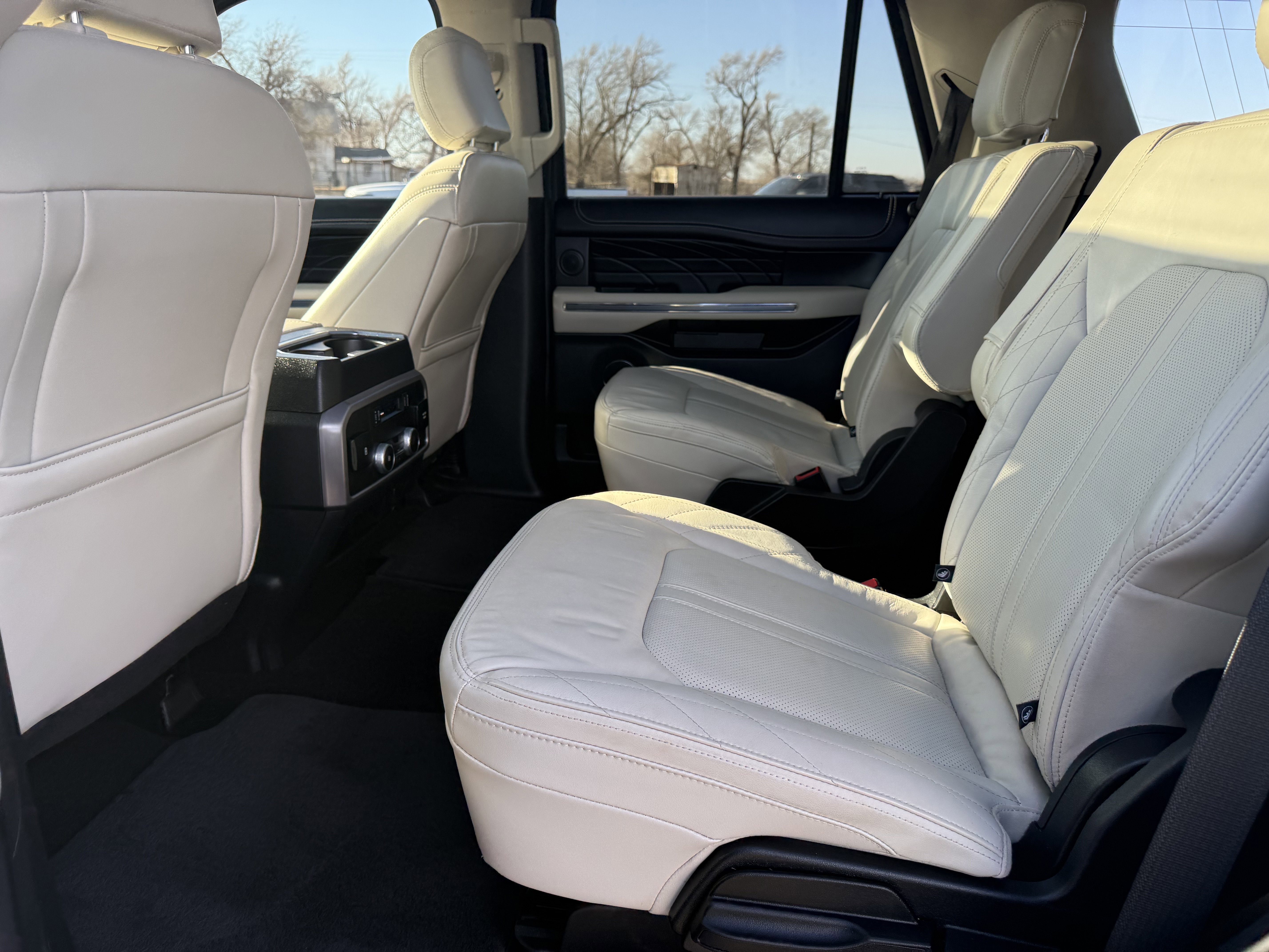 Used 2021 Ford Expedition Platinum image 8