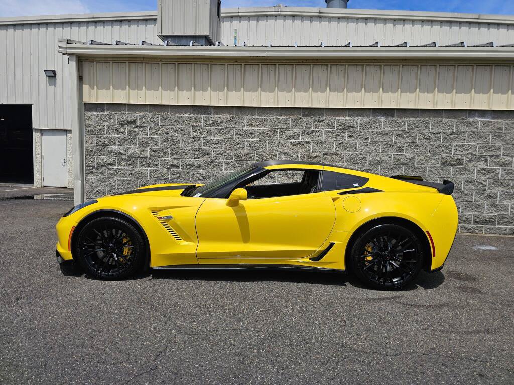 Used 2016 Chevrolet Corvette Z06 w/ 3LZ Preferred Equipment Group RWD image 3