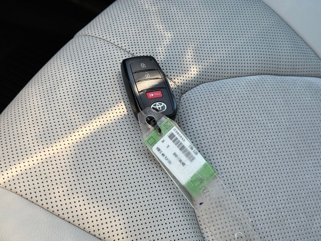 Used 2026 Toyota Grand Highlander AWD Hybrid image 41