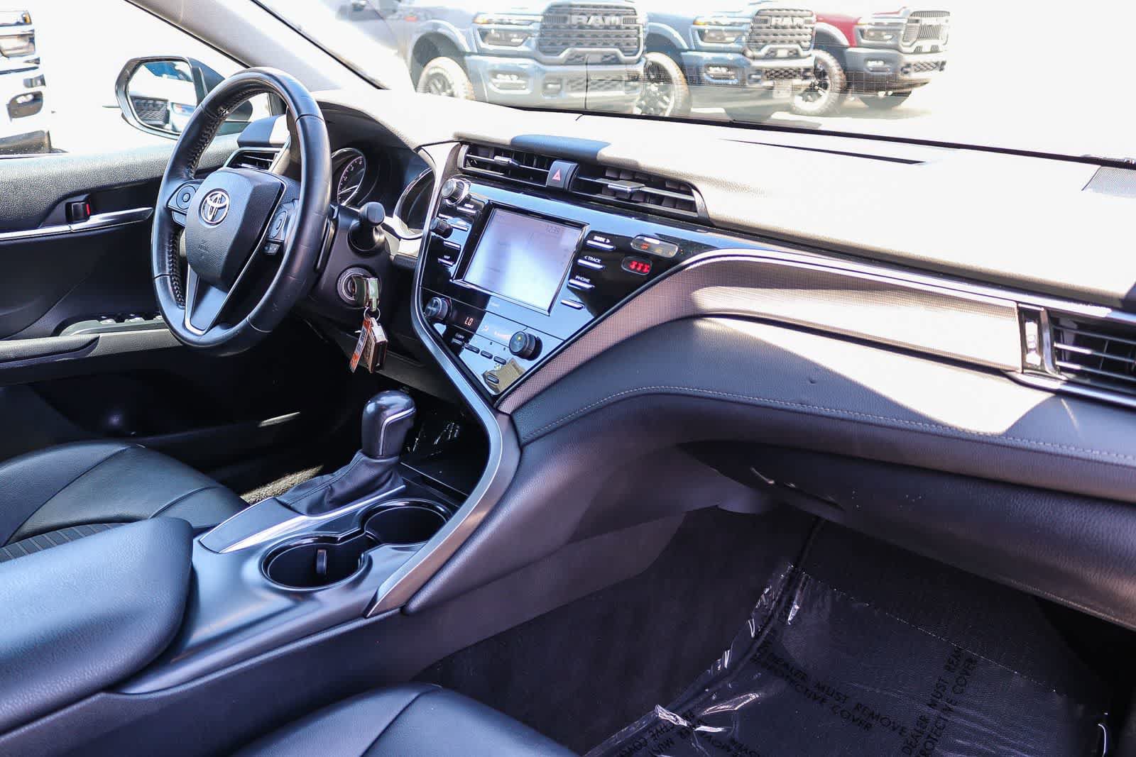 Used 2020 Toyota Camry SE FWD image 15