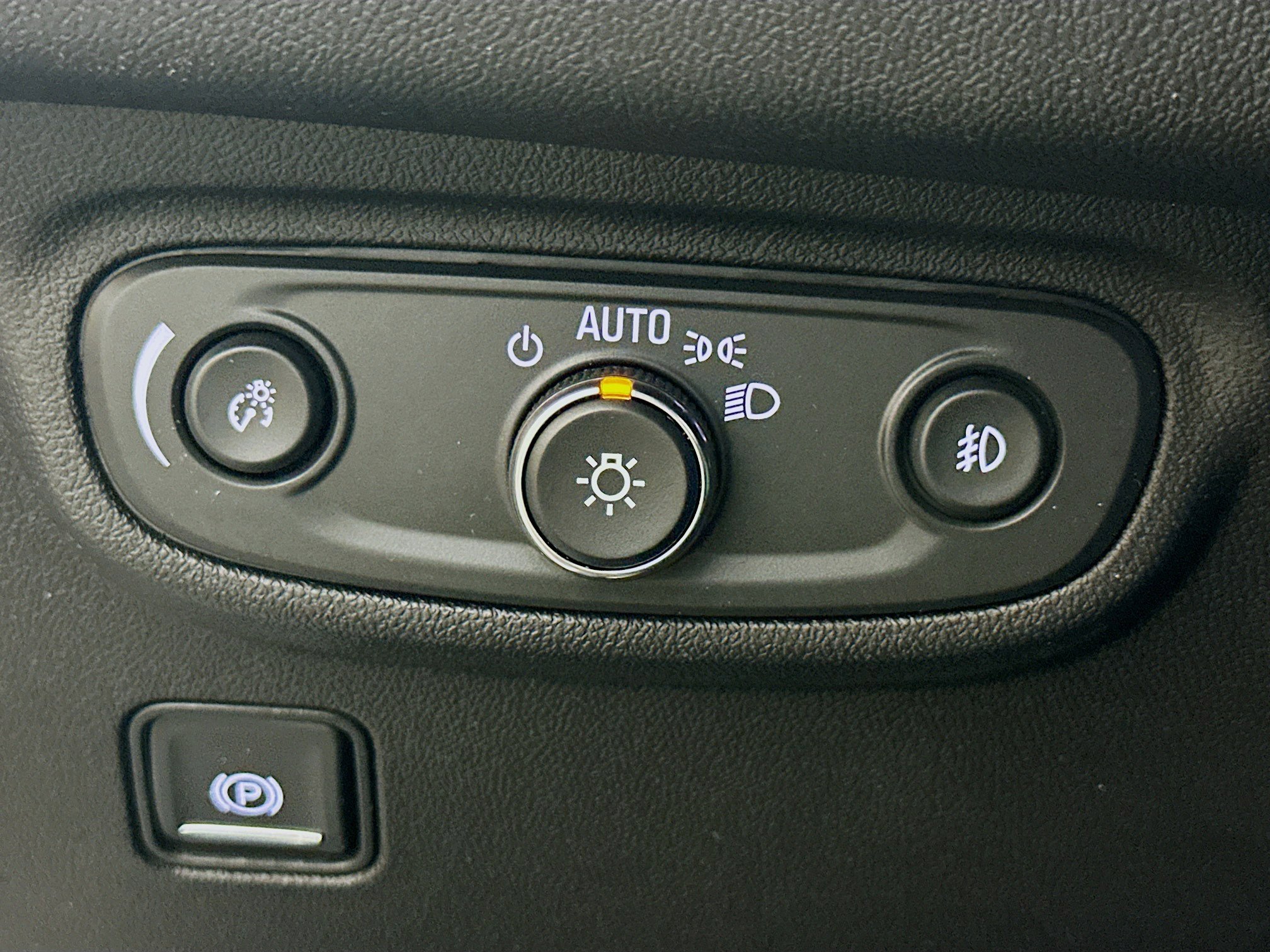 Used 2024 GMC Terrain SLT image 17