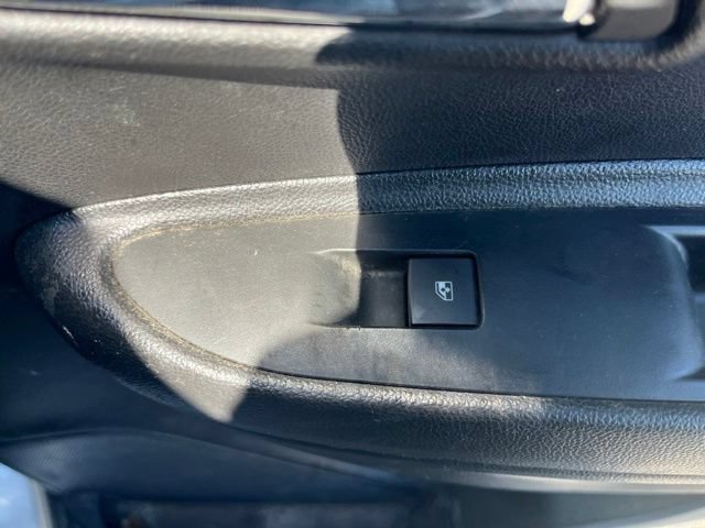 Used 2018 Chevrolet Trax LT w/ LT Convenience Package FWD image 34