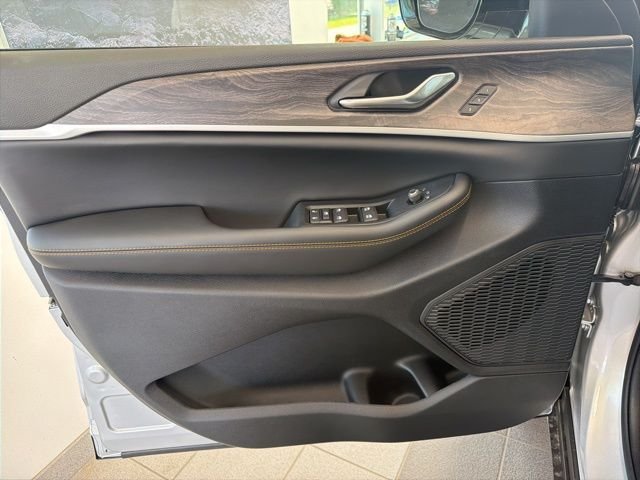 New 2026 Jeep Grand Cherokee L Limited AWD/4WD image 25