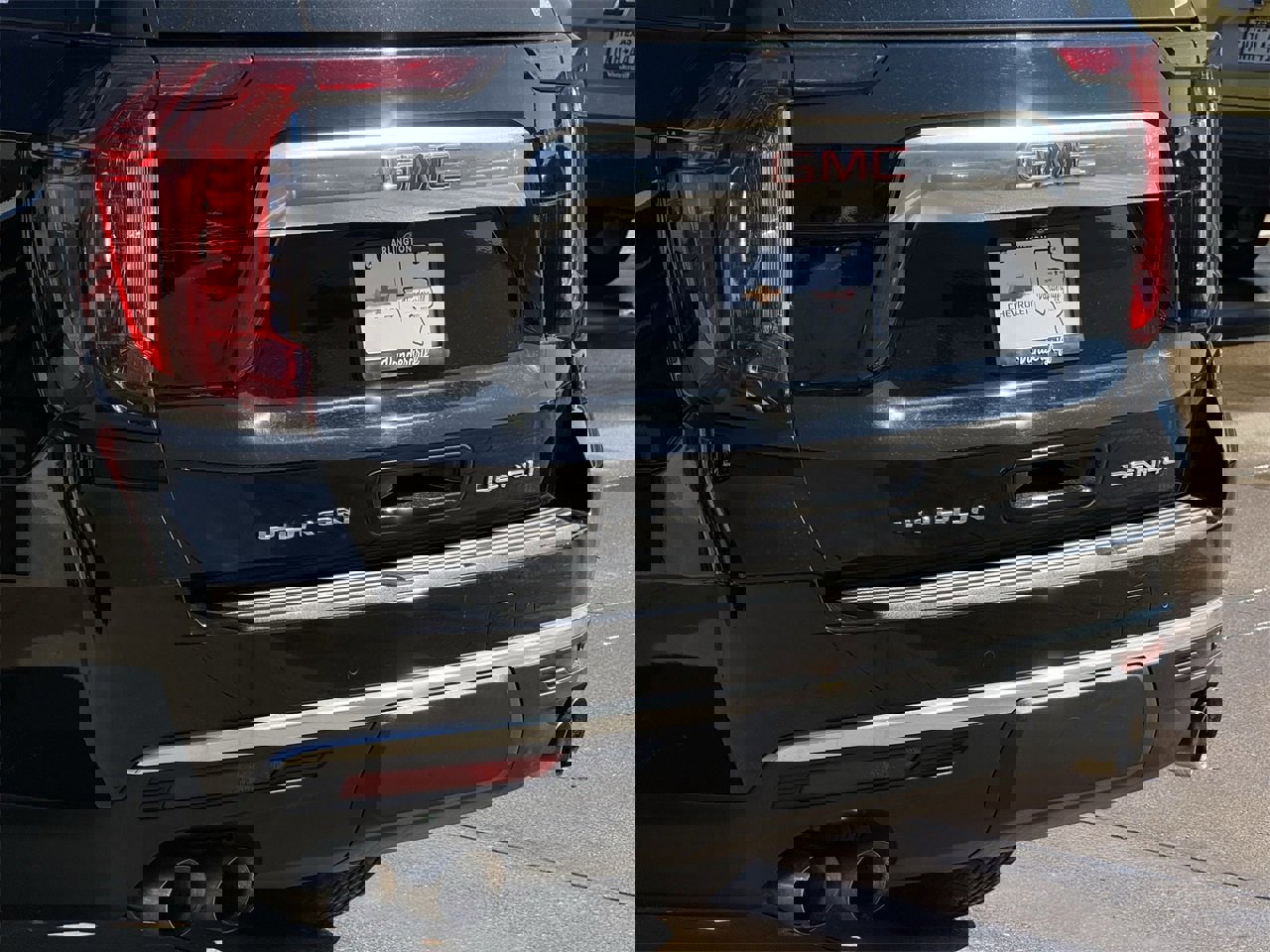 Used 2022 GMC Yukon XL Denali image 6