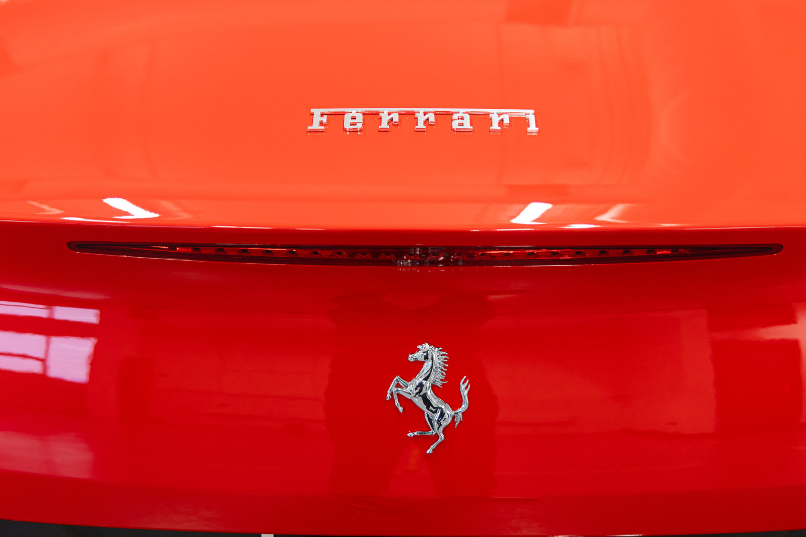 Used 2011 Ferrari California RWD image 36
