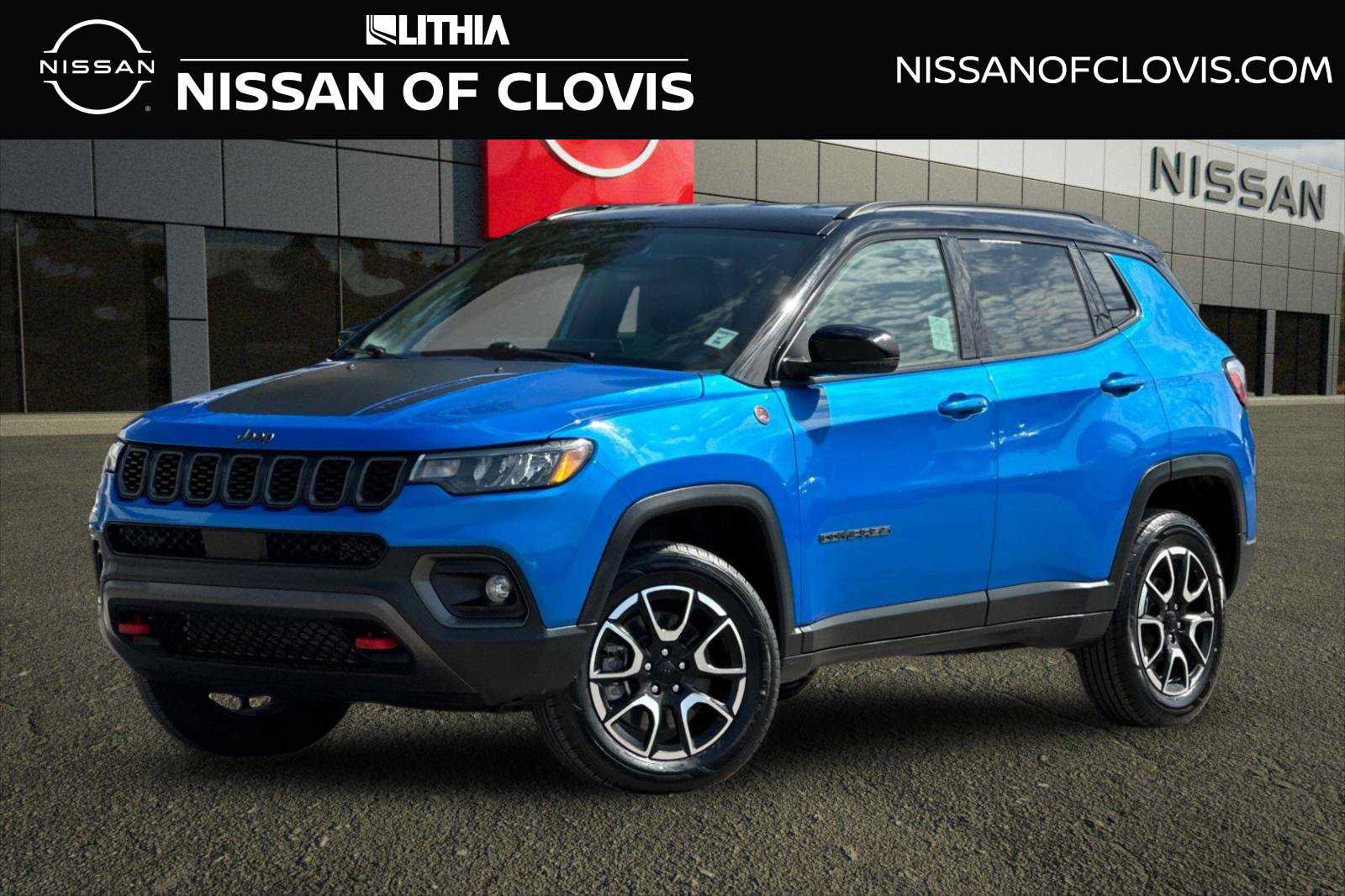 Used 2024 Jeep Compass Trailhawk AWD/4WD image 1