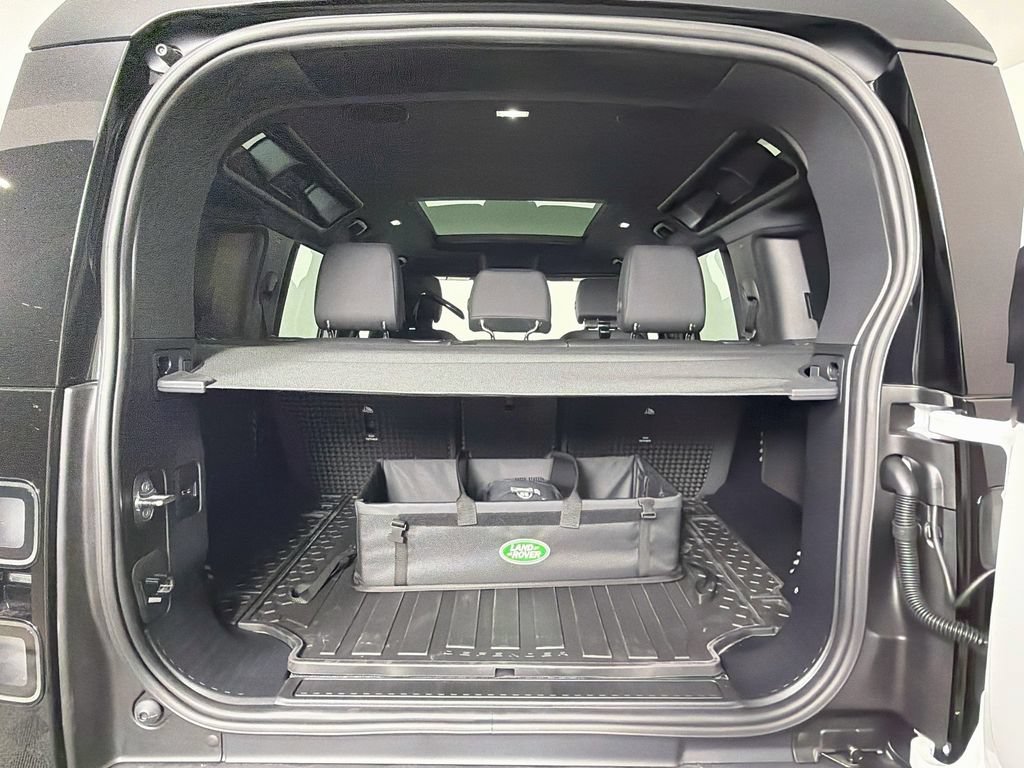 New 2026 Land Rover Defender 110 X-Dynamic SE AWD/4WD image 28