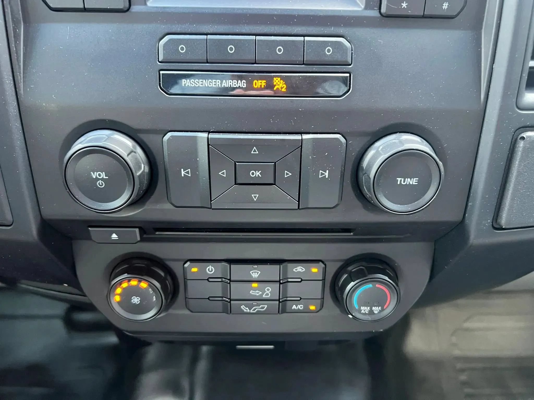 Used 2016 Ford F150 XL w/ Equipment Group 101A Mid AWD/4WD image 19
