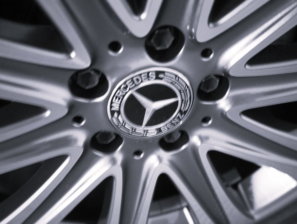 Certified 2018 Mercedes-Benz E 400 4MATIC Sedan image 8