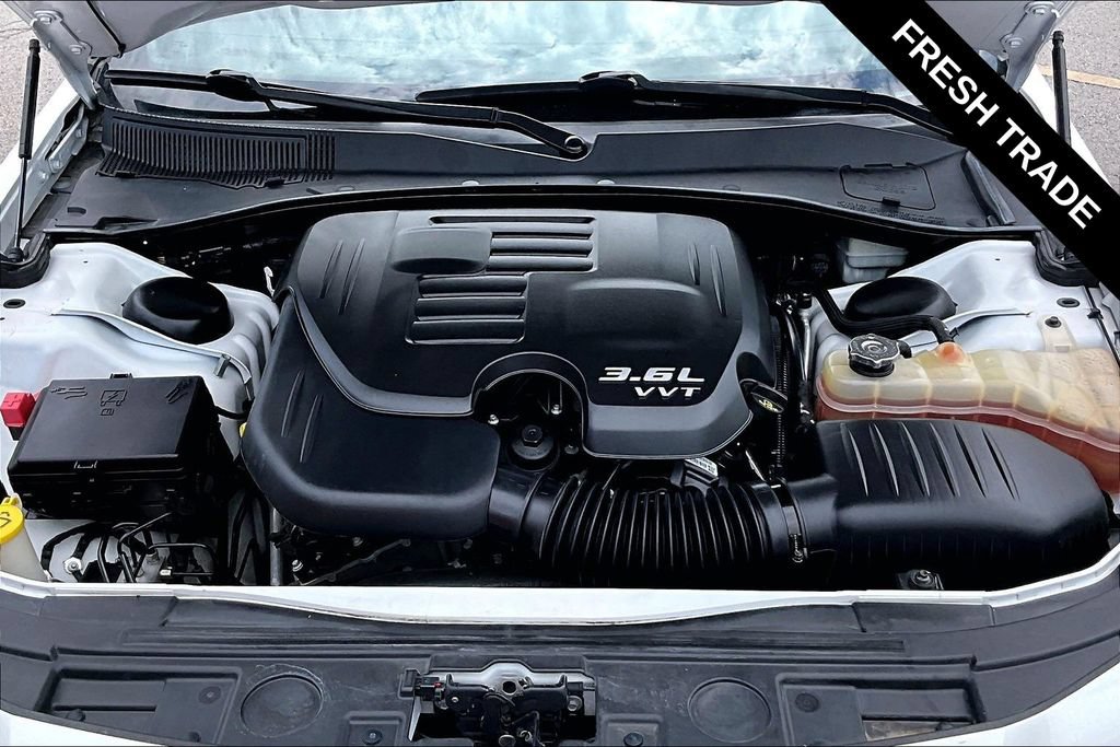 Used 2013 Chrysler 300 S RWD image 29