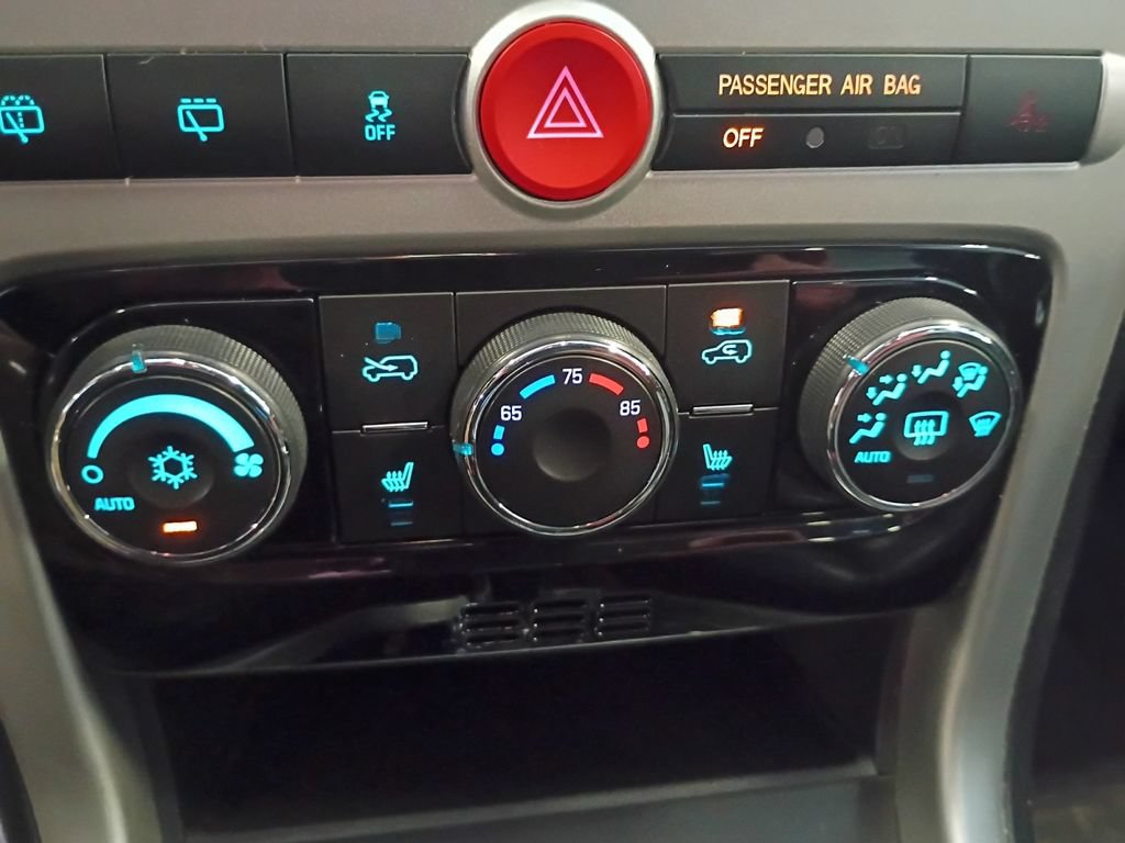 Used 2014 Chevrolet Captiva Sport LT w/ Convenience Package FWD image 23