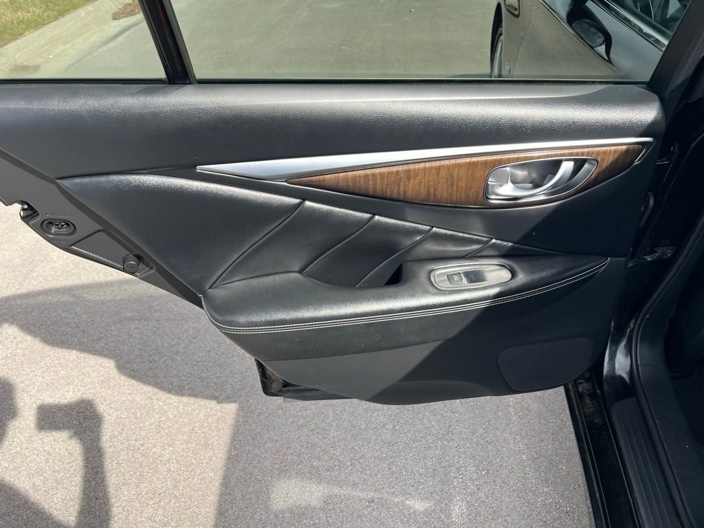 Used 2018 INFINITI Q50 Luxe w/ Essential Package (3.0T Luxe) AWD/4WD image 18