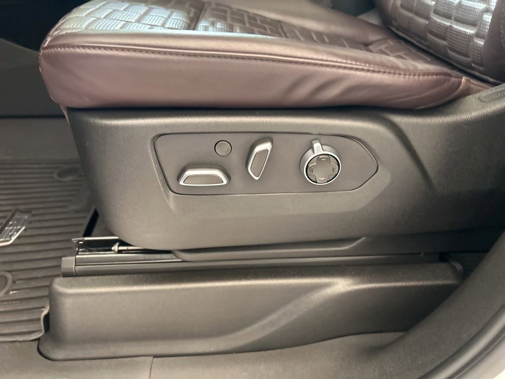 Used 2024 Cadillac Escalade V AWD/4WD image 60