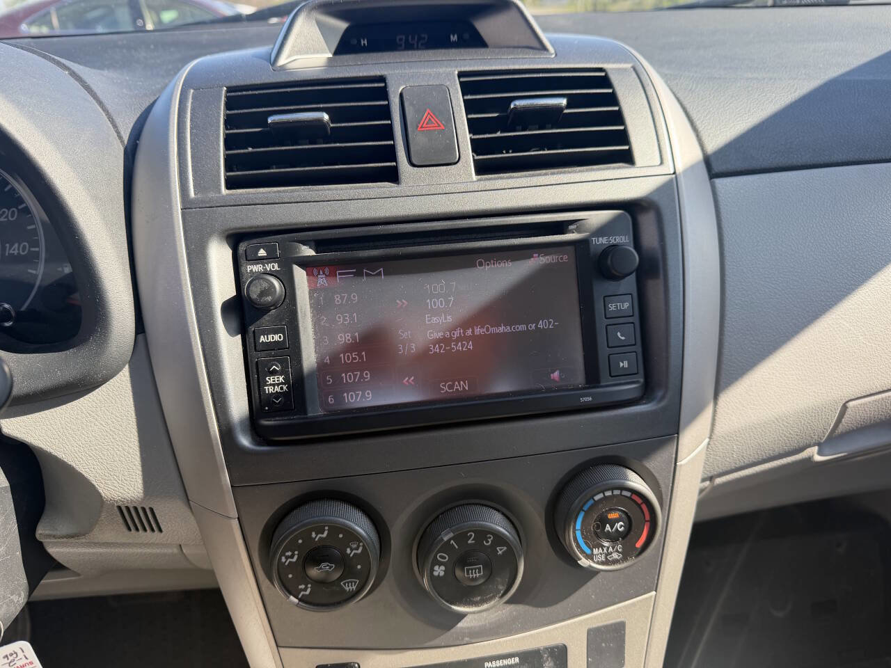 Used 2013 Toyota Corolla LE FWD image 23