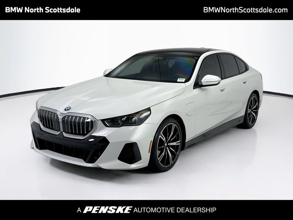 Used 2026 BMW 550e xDrive w/ Premium Package AWD/4WD image 1