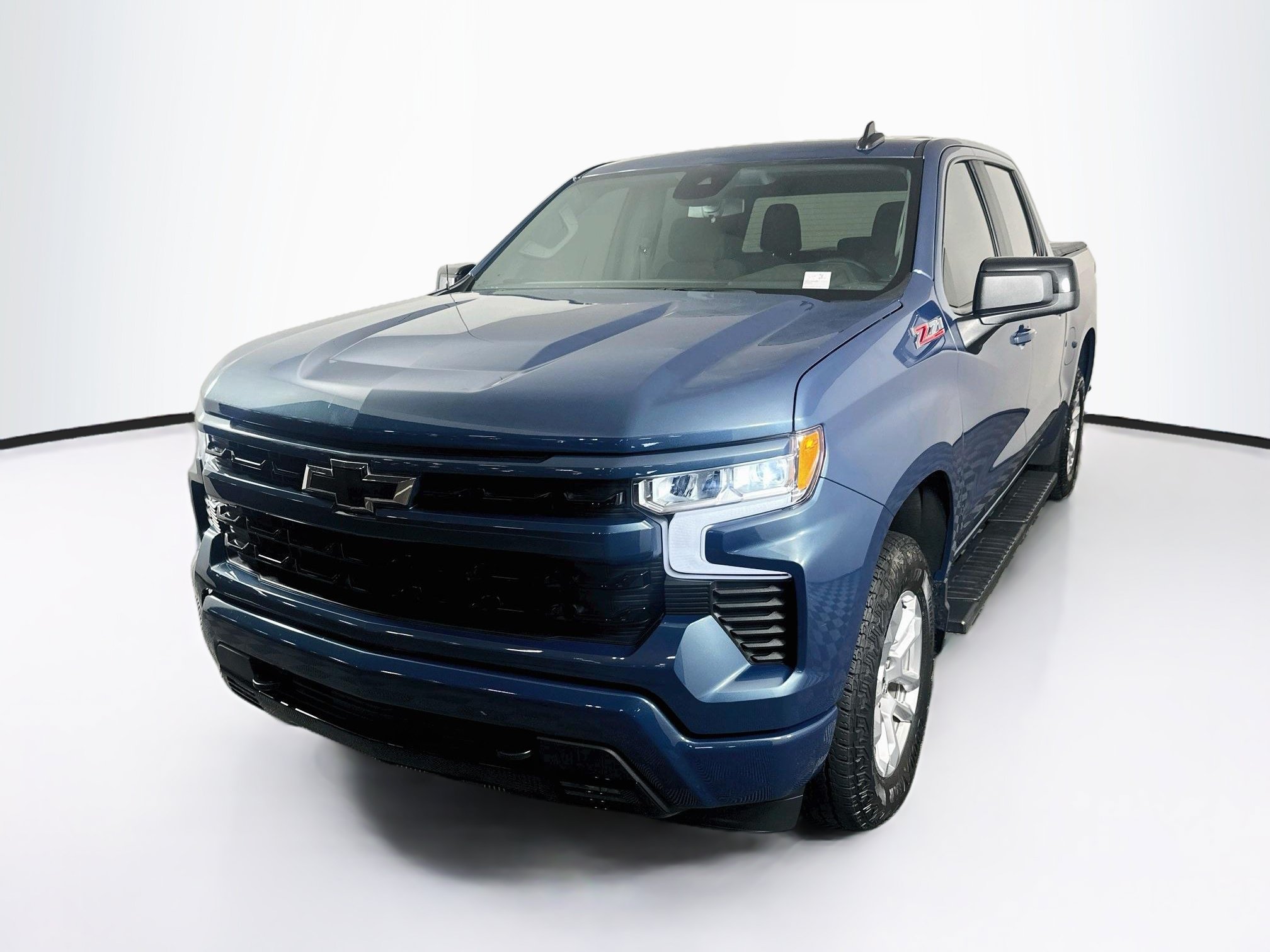 Used 2024 Chevrolet Silverado 1500 RST w/ Z71 Off-Road Package AWD/4WD image 3