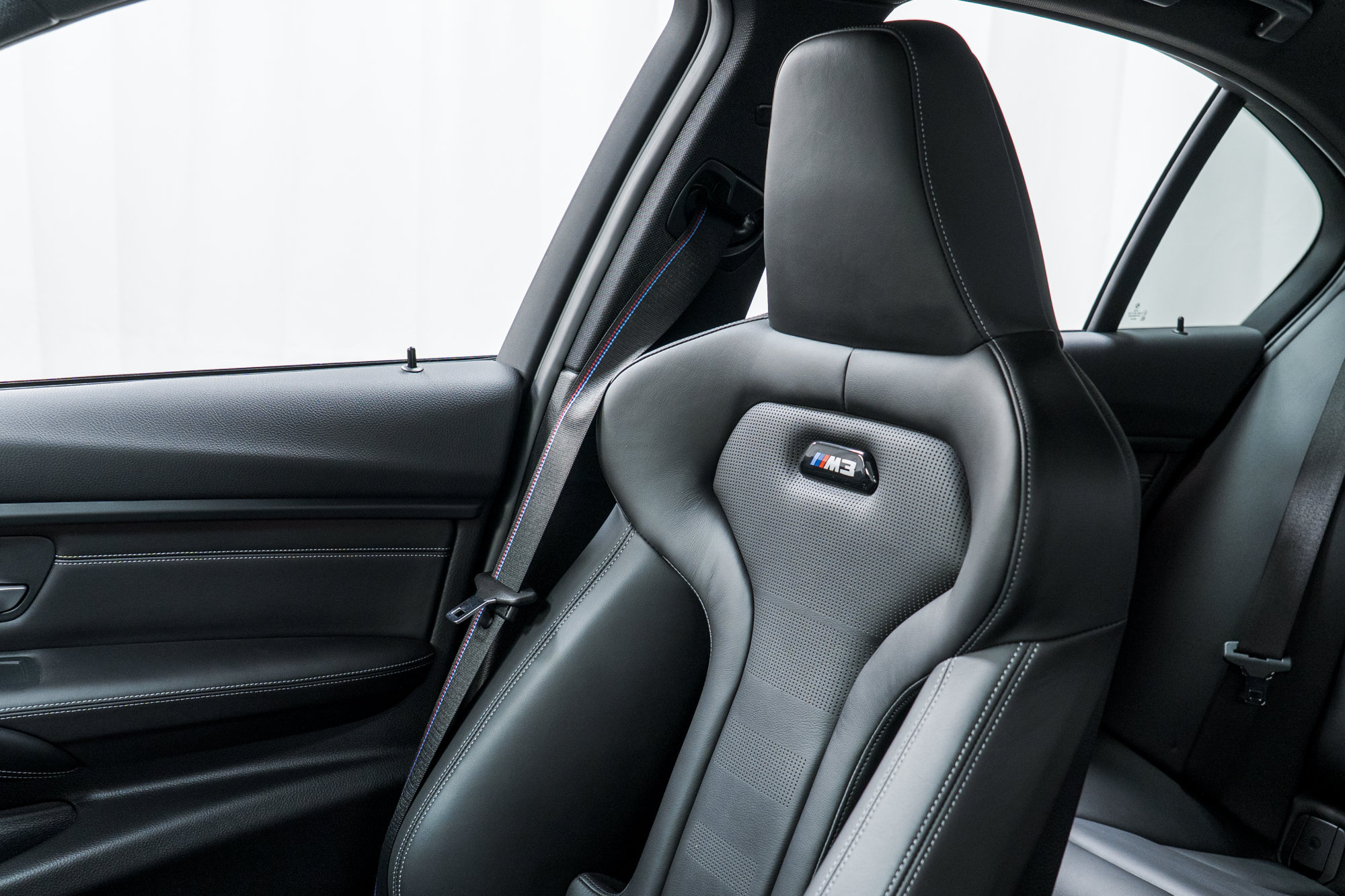 Used 2018 BMW M3 RWD image 14