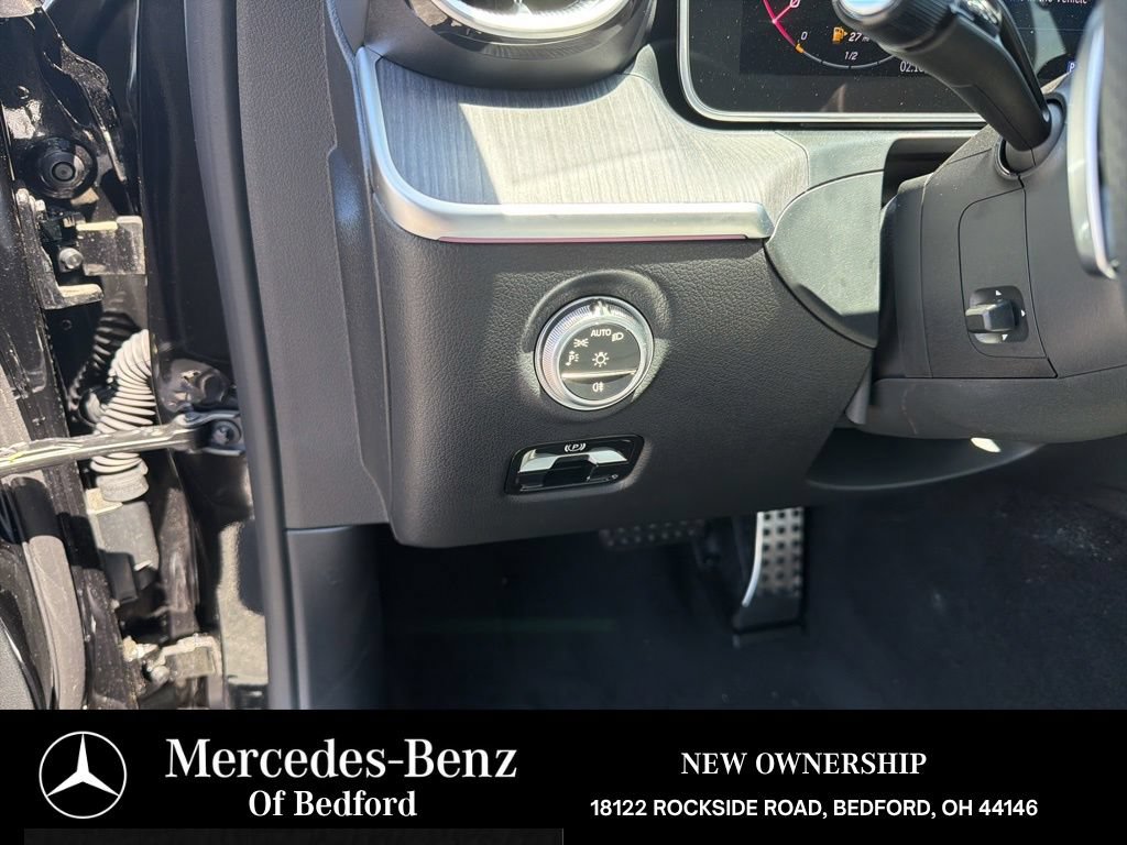 New 2026 Mercedes-Benz C 300 4MATIC Sedan image 9