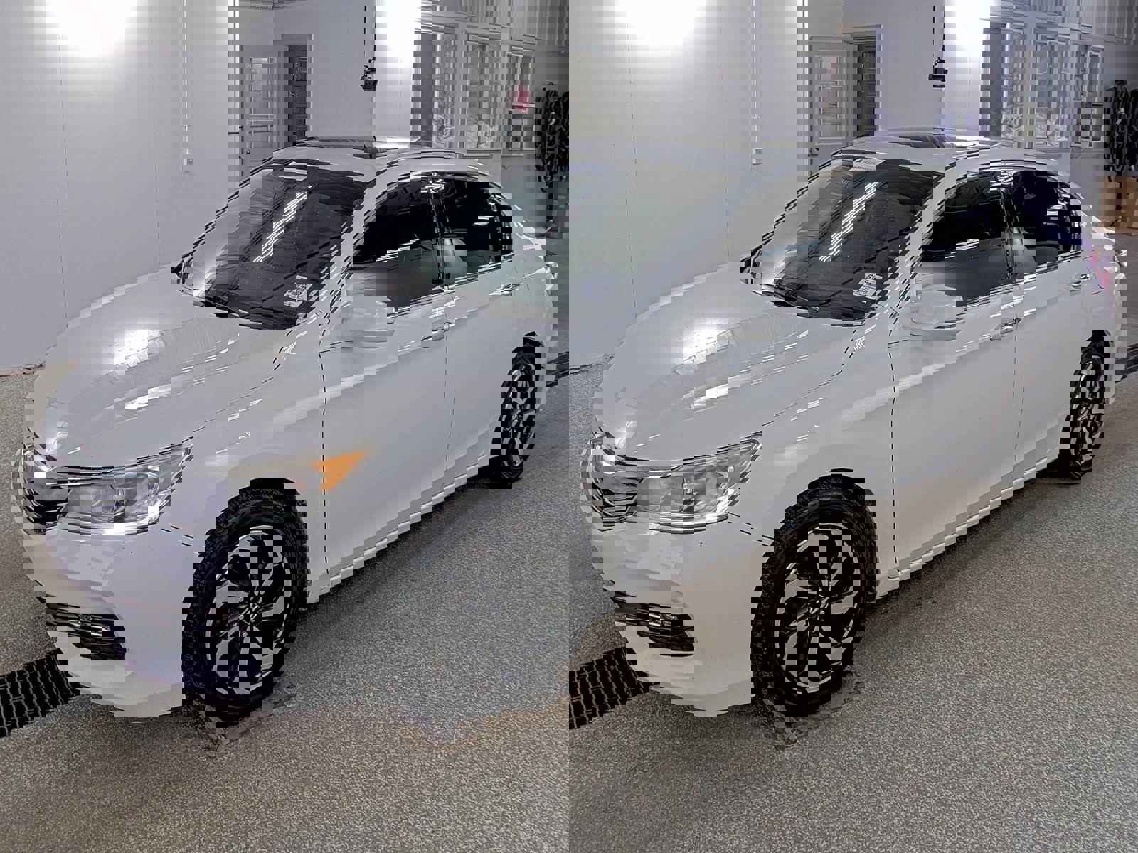 Used 2017 Honda Accord EX-L image 1