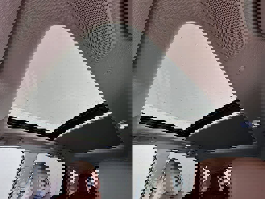 Used 2024 Acura RDX SH-AWD w/ Technology Package image 32