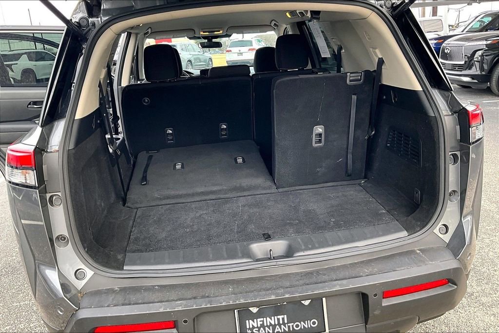 Used 2024 Nissan Pathfinder S image 48