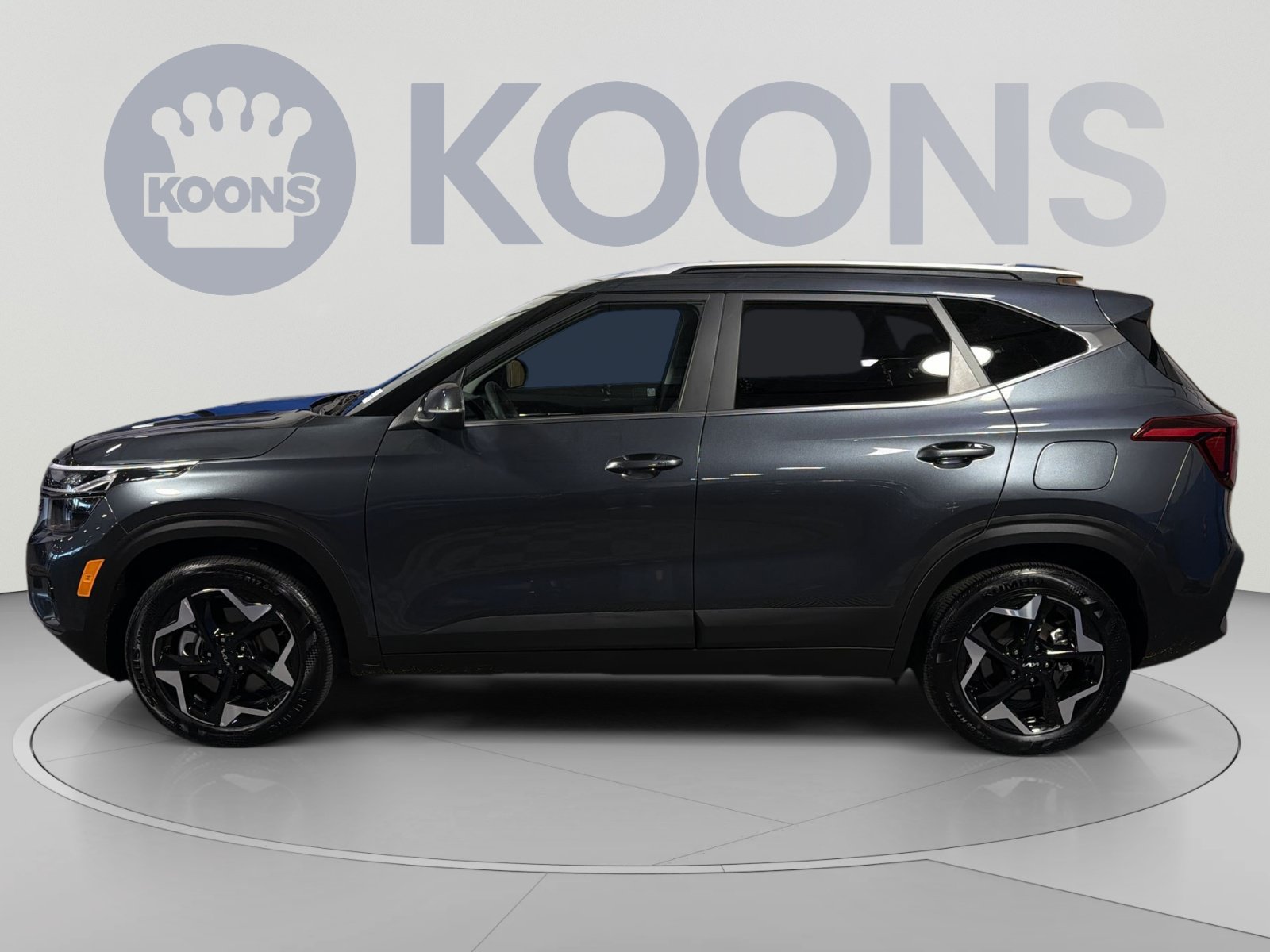 Used 2025 Kia Seltos EX AWD/4WD image 2